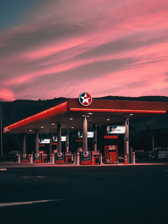 12 Things You Should Never Buy at Gas Stations